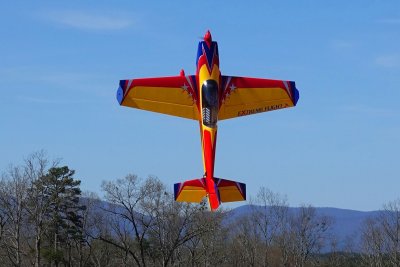 70" Extra 300 EXP V2 - Červená/Modrá/Žlutá 1,77m