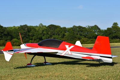 52" Extra 300 - Červená/Bílá 1,32m
