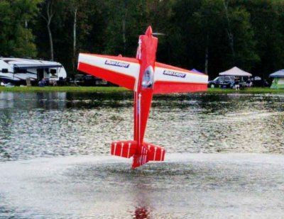 104" Laser - Červená/Bílá 2,64m