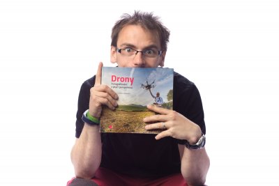 Kniha Drony - fotografování z ptačí perspektivy