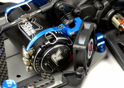 Hliníkový černý držák větráčku pro 1/10 Buggy, SC a Trucky, oranžový