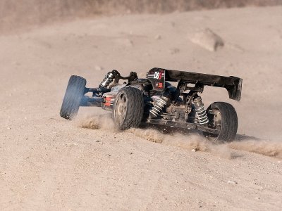 HB/HPI D8S RTR Buggy s 2,4GHz