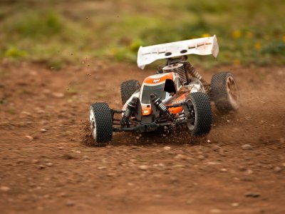PULSE 4,6ccm Buggy RTR s 2,4GHz RC soupravou