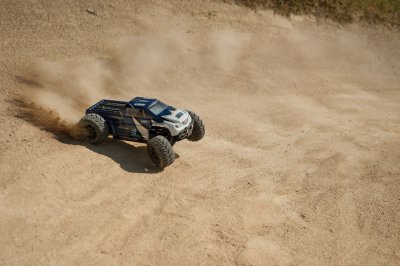 LRP S10 Blast MT BRUSHLESS 2 RTR - 1/10 Monster Truck s 2,4GHz RC soupravou