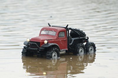 Atlas 6x6 1:18 RTR - červený
