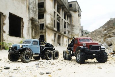 Atlas 6x6 1:18 RTR - červený