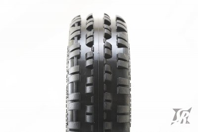 Sweep Taper Pin 2wd (červená, Medium směs) 1/10 Astro/koberec bez vložky (2 ks.)