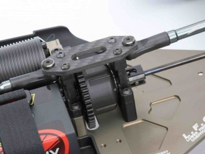 SWORKz S35-T2E 1/8 PRO 4WD Off-Road Racing Truggy stavebnice