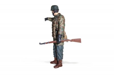 1/16 figurka německého rotného (Unterfeldwebel) Friedricha Steinhauer z 2 sv. války, ručně