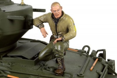 ELITE 1/16 klečící figurka seržanta B.Greena Keeling z 2 sv. války, ručně malovaná