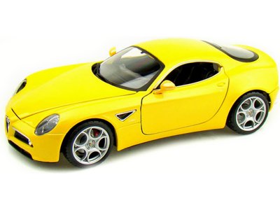 Bburago Alfa Romeo 8C Competizione 2007 1:18 žlutá