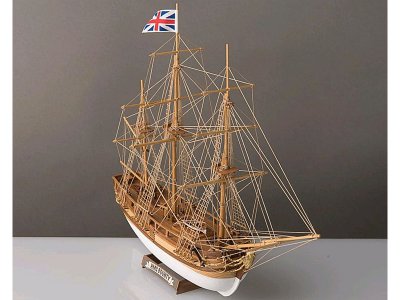 COREL H.M.S. Bounty 1:130 kit