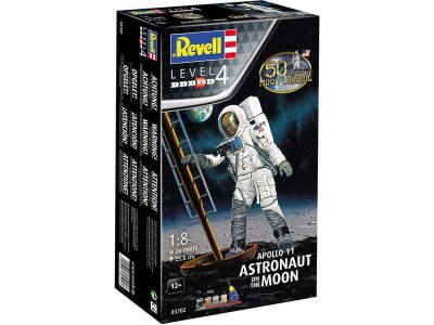 Revell Apollo 11 - Astronauti na Měsíci (1:8) (Giftset)