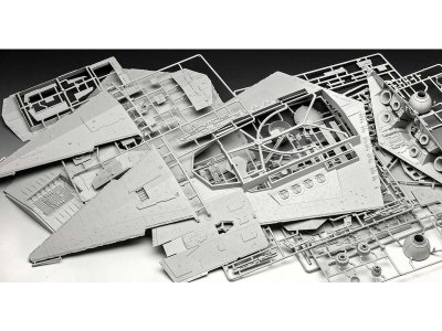 Revell SW Imperial Star Destroyer (1:2700)