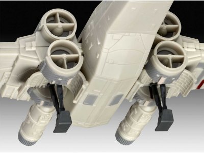 Revell SW X-wing Fighter (1:57) (sada)