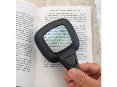 Lightcraft lupa s LED osvětlením a stojánkem