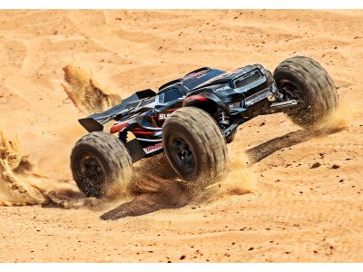 Traxxas Sledge 1:8 RTR oranžový