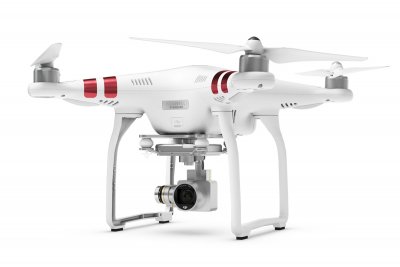 DJI - Phantom 3 Standard + 2 baterie navíc + Incase DJI Phantom Pro Pack