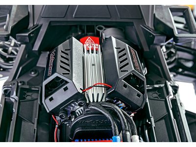 Traxxas XRT 8S 1:6 4WD TQi RTR modrá