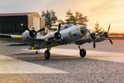 RC model B-17F Memphis Belle 1875mm ARF - stříbrná