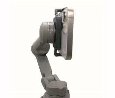 DJI OM 6 - Magnetický držák na smartphone s LED světlem vc aku
