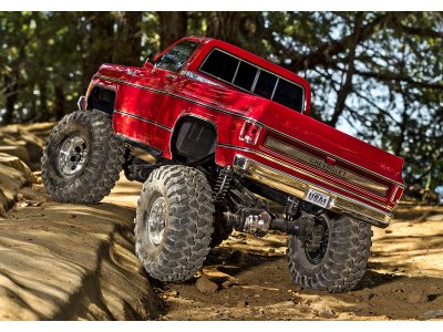 Traxxas TRX-4 Chevrolet K10 1979 TQi 1:10 RTR měděný