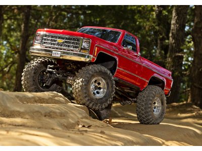 Traxxas TRX-4 Chevrolet K10 1979 TQi 1:10 RTR měděný