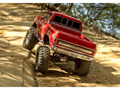Traxxas TRX-4 Chevrolet K10 1979 TQi 1:10 RTR měděný