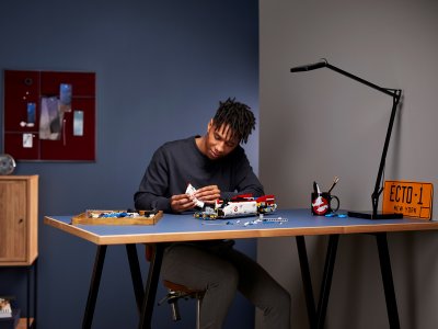 LEGO Icons - Krotitelé duchů – ECTO-1
