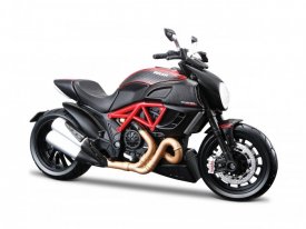 Moto 1:12 Ducati Diavel Carbon