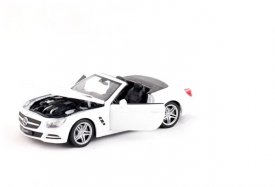 Mercedes Benz SL500 1:24-white