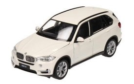Model auta Welly 1:24 BMW X5 bílá