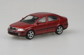 Octavia 2004 červená metla