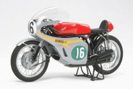 Tamiya Plastikový model motorky Honda RC 166